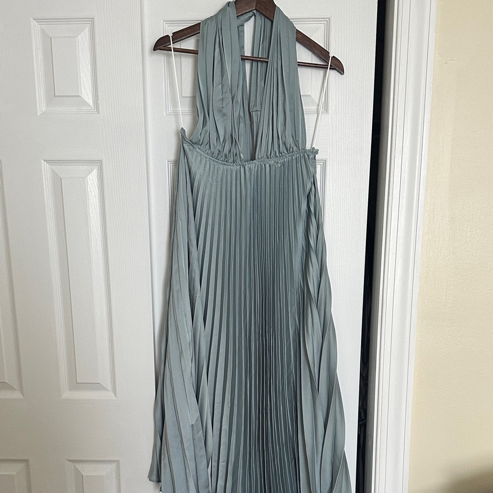 Elegant Pleated Halter Dress in Sage